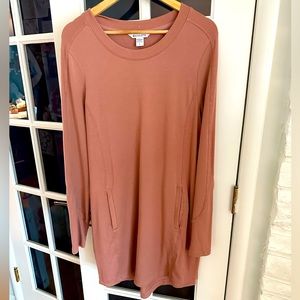 Never worn Athleta Balance Dress Size L